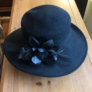 FINAL PRiCE! EUC Ariana Millinery black wool hat